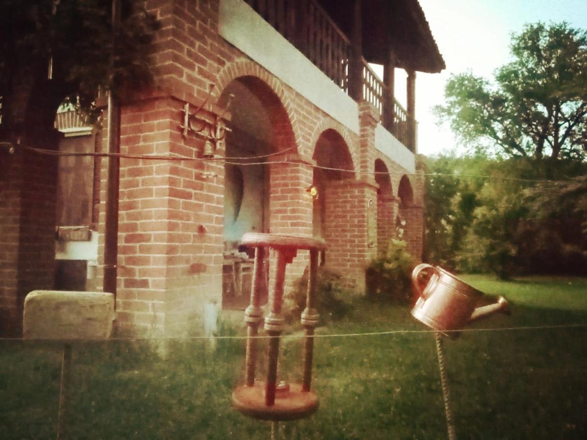아스티 Casa Delle Foglie Sussurranti 빌라 외부 사진